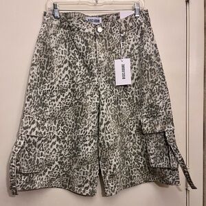 Chic Leopard Print Cargo Jorts